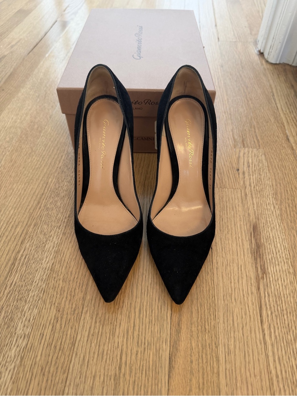 Gianvito Rossi 105 Black Suede Pointed-Toe Pump